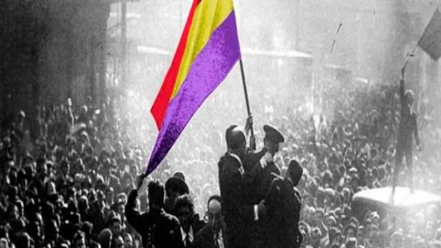 \"14 de abril, memoria, democracia, justicia social, futuro, República\", el hilo del líder de Podemos. (Foto: Twitter/@PabloIglesias)