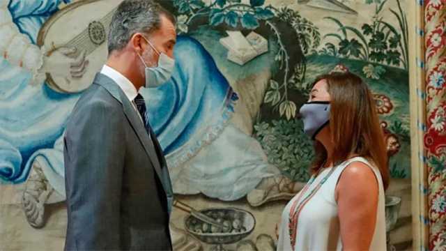 El Rey en su encuentro con la presidenta de las Islas Baleares. (Foto: @CasaReal)
