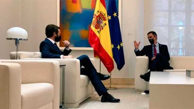 Pablo Casado en su encuentro con Pedro Sánchez en La Moncloa. (Foto: LMG)